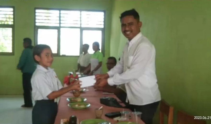 Sisihkan Dana Desa untuk Pendidikan, Kades Oenaek Bangun Harapan Generasi Muda Malaka